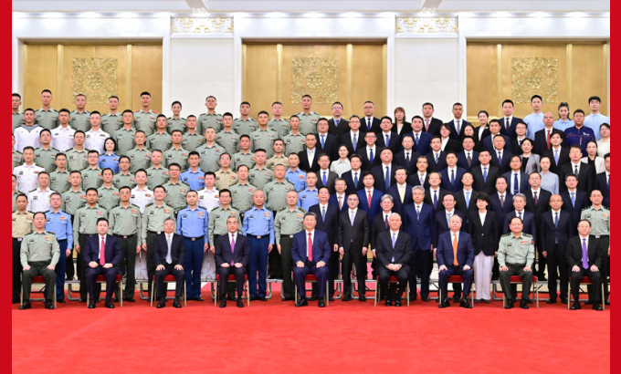 习近平亲切接见中国人民抗日战争暨世界反法西斯战争胜利80周年纪念活动筹办工作各方面代表