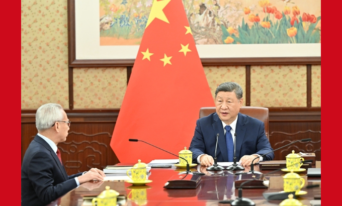 习近平听取岑浩辉述职报告