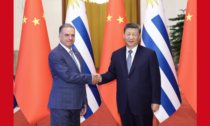习近平同乌拉圭总统奥尔西举行会谈