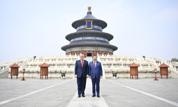 习近平同美国总统特朗普参观天坛